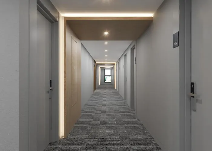 Hotel U5 *