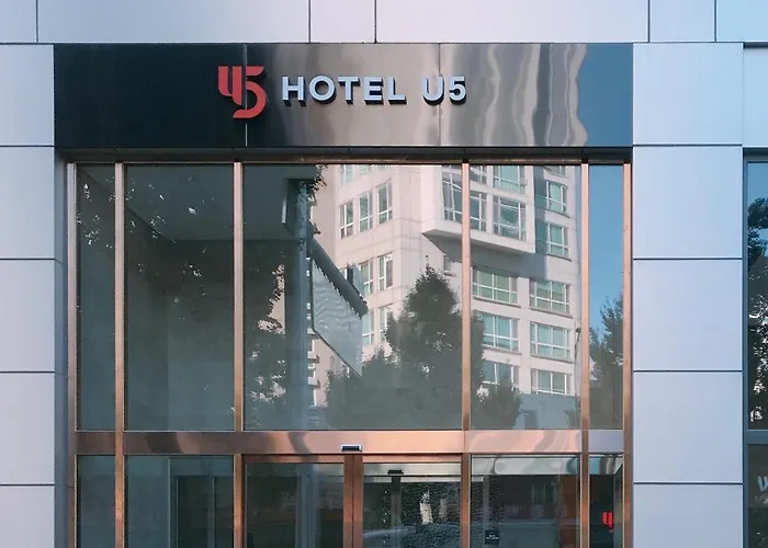 Hotel U5 Hotel *
