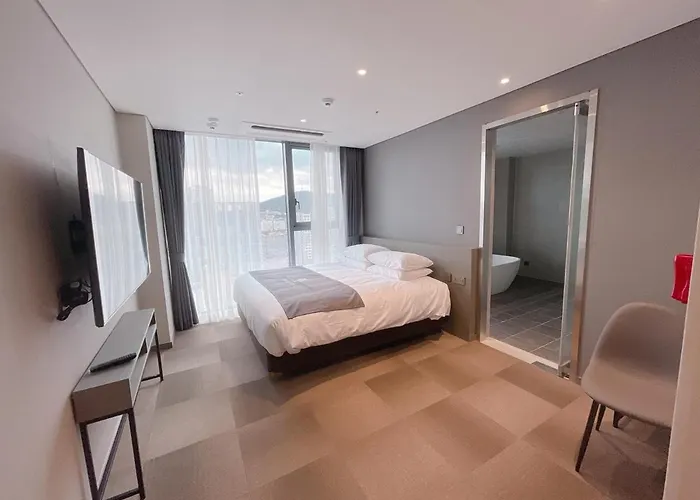 Hotel Hotel U5 *