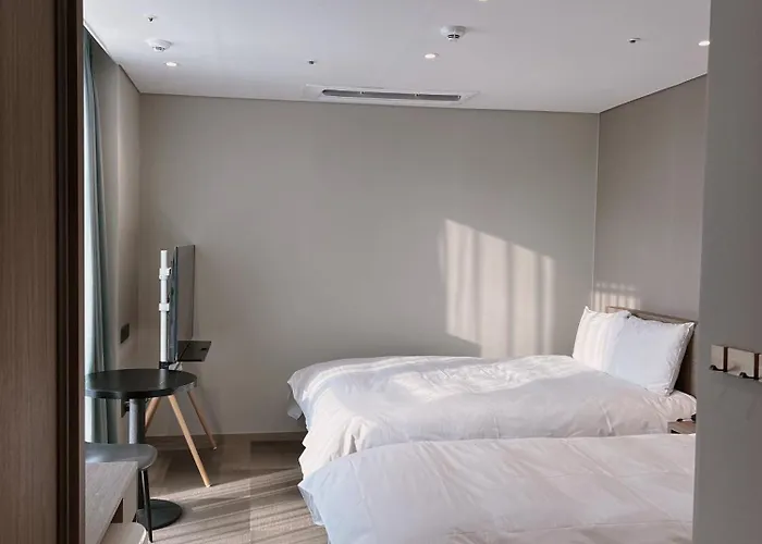 Hotel Hotel U5 *